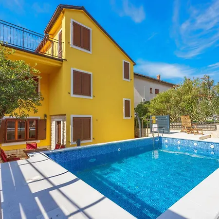 Kristijan Holiday home Selce