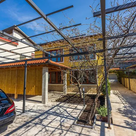 Kristijan Holiday home *